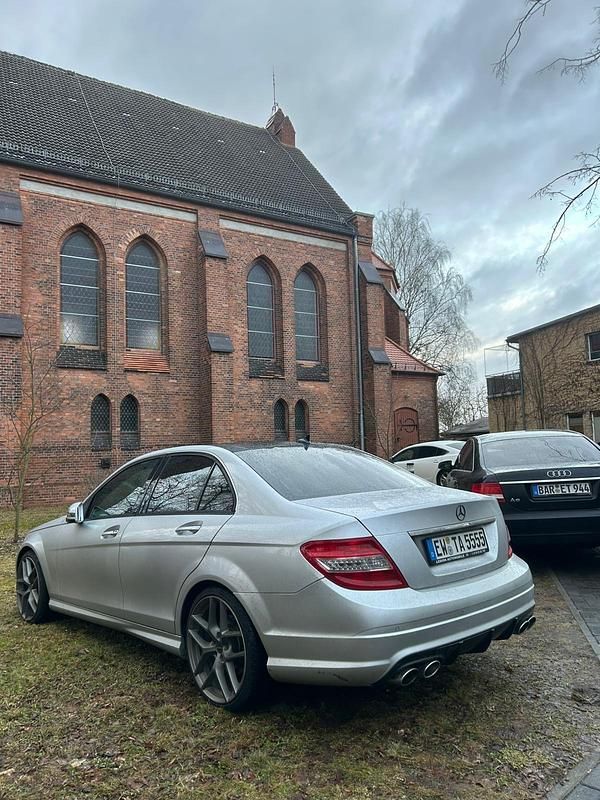 Gebraucht Mercedes C63 AMG 272 PS (200 kW) 2009 Grau Limousine