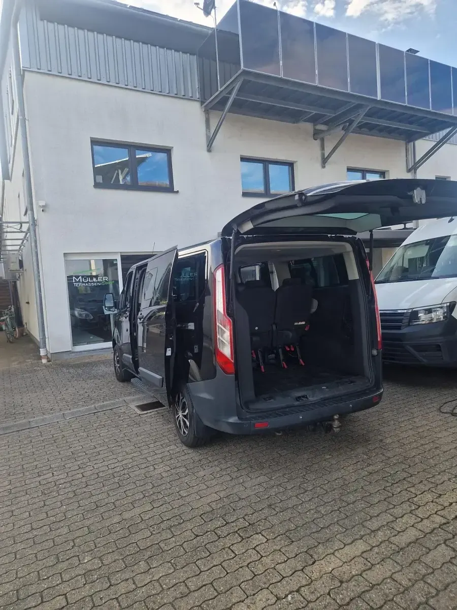 Gebraucht Ford Tourneo 152 PS (111 kW) 2014 Schwarz Van / Kleinbus