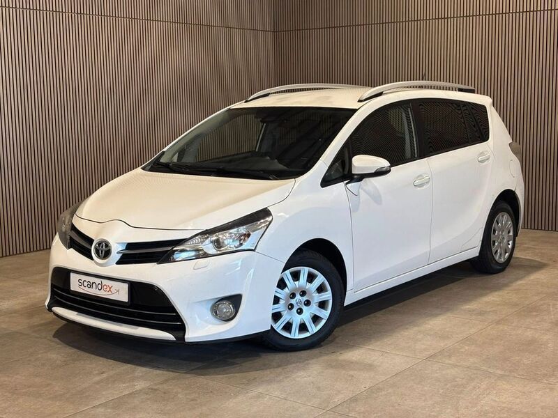 Weiß Gebraucht 2016 Toyota Sportsvan Van / Kleinbus | 5.500 € - Bild 1/4