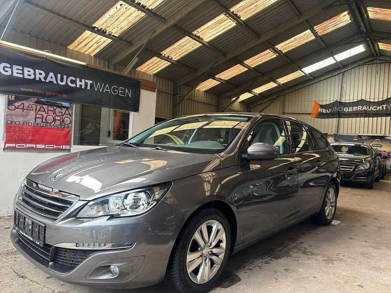 Gebraucht Peugeot 308 SW Active 131 PS (96 kW) 2016 Grau Kombi