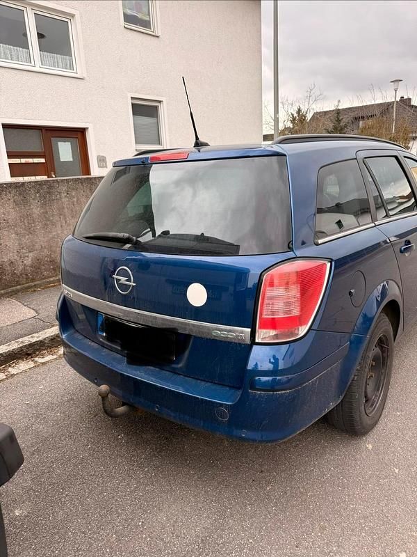 Gebraucht Opel Astra 110 PS (80 kW) 2010 Blau Kombi