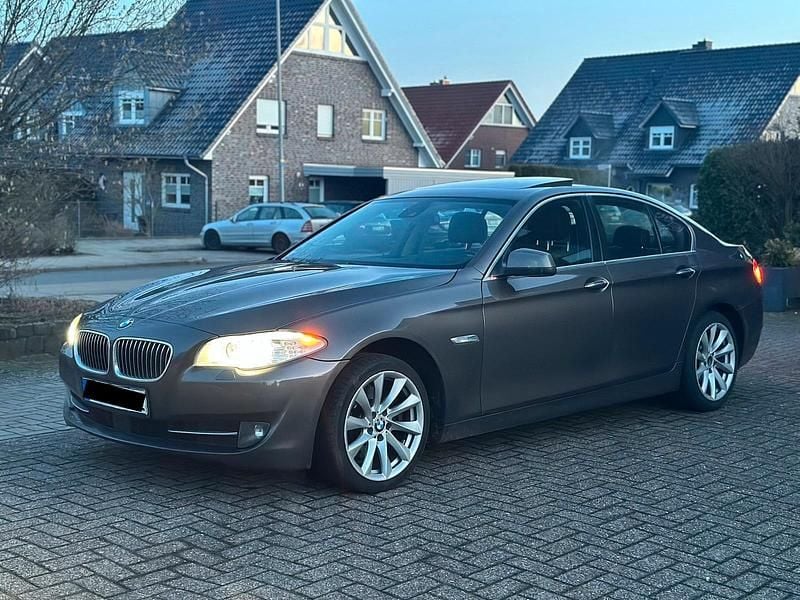 Braun Gebraucht 2010 BMW 523 Limousine | 8.500 € (Guter Preis) - Bild 1/4