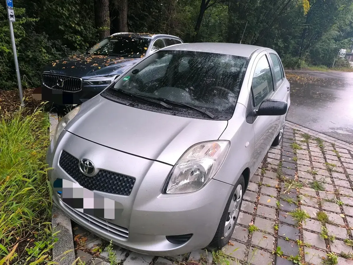 Gebraucht Toyota Yaris 87 PS (63 kW) 2007 Grau Kleinwagen