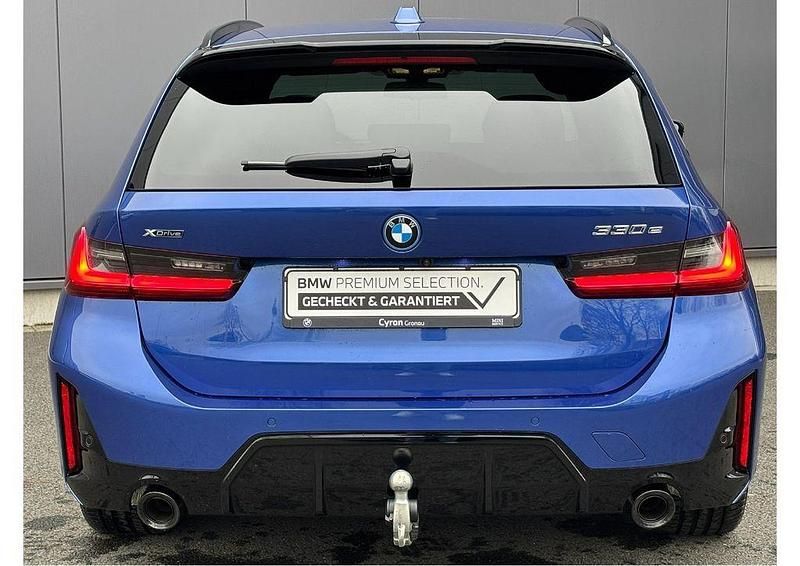 Gebraucht BMW 330e Comfort Edition 292 PS (214 kW) 2024 Blau Kombi