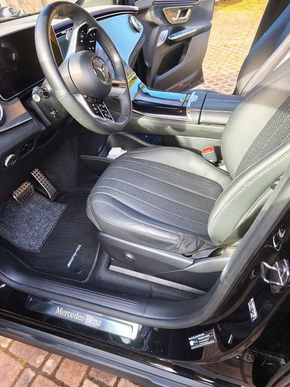 Gebraucht Mercedes EQE350 Night 214 kW (292 PS) 2024 Schwarz SUV