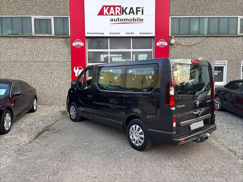 Gebraucht Renault Trafic Expression 125 PS (91 kW) 2016 Schwarz Van / Kleinbus