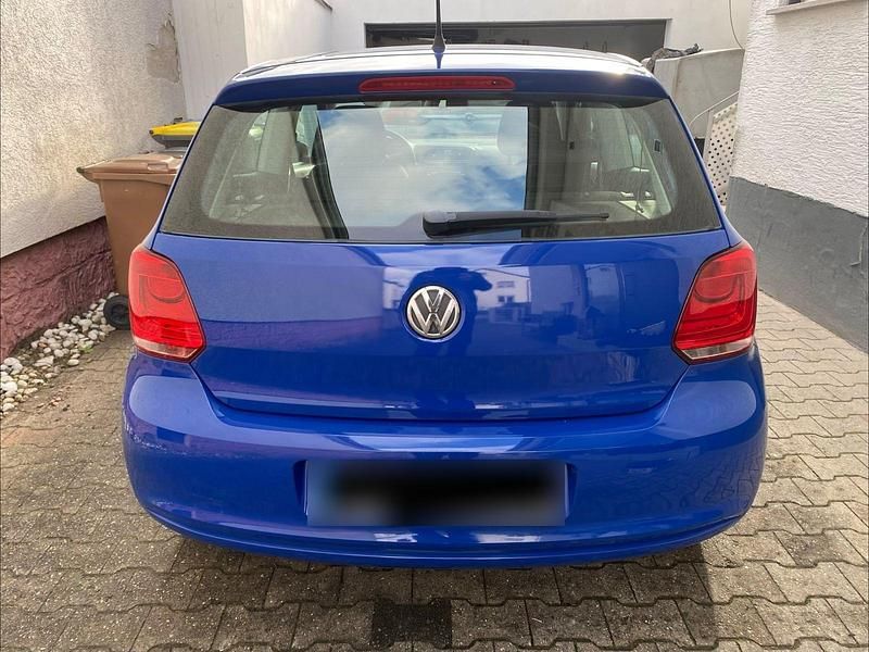 Second-hand VW Polo Trendline 60 CP (44 kW) 2011 Albastru Hatchback