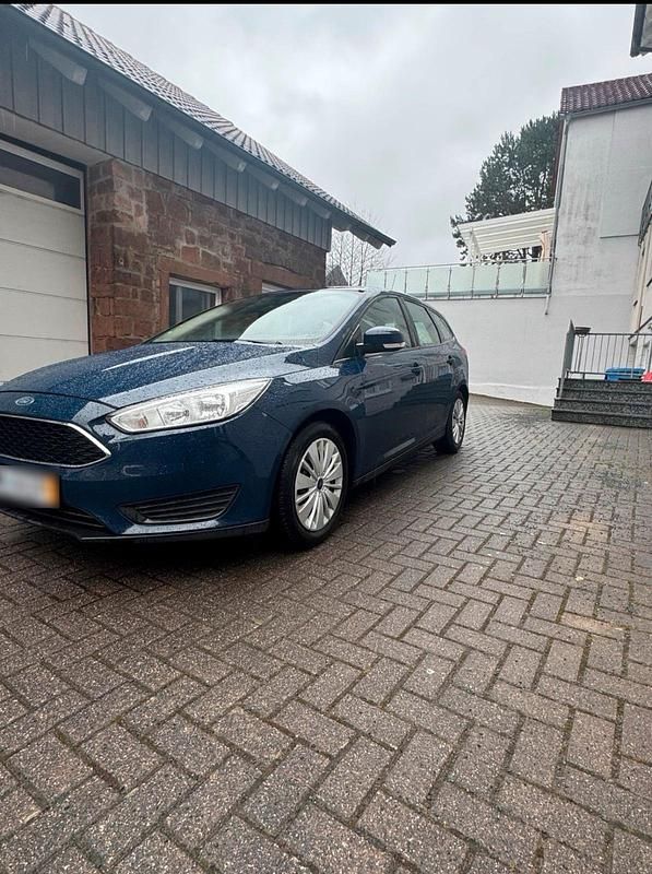 Gebraucht Ford Focus 125 PS (91 kW) 2017 Blau Kombi