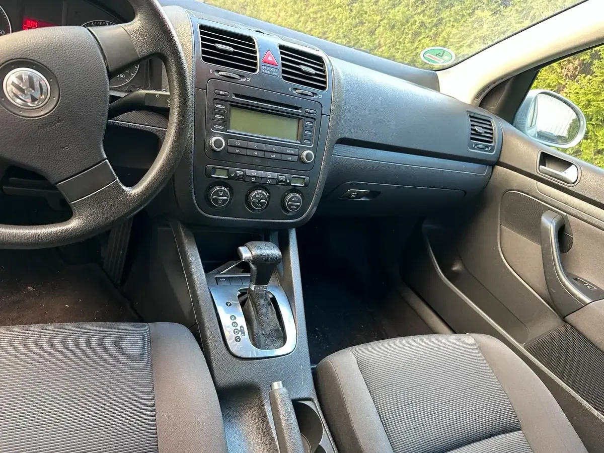 Gebraucht VW Golf V 105 PS (77 kW) 2006 Silber Kleinwagen