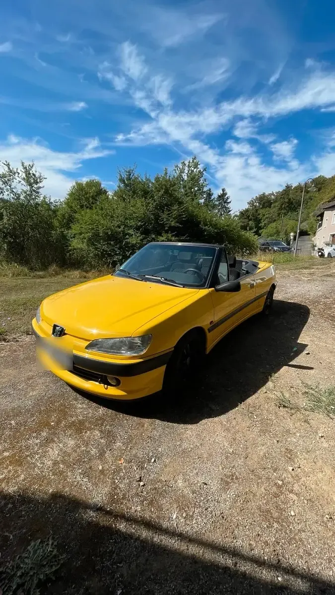 Gebraucht Peugeot 306 Cabriolet 89 PS (65 kW) 1999 Gelb Cabrio