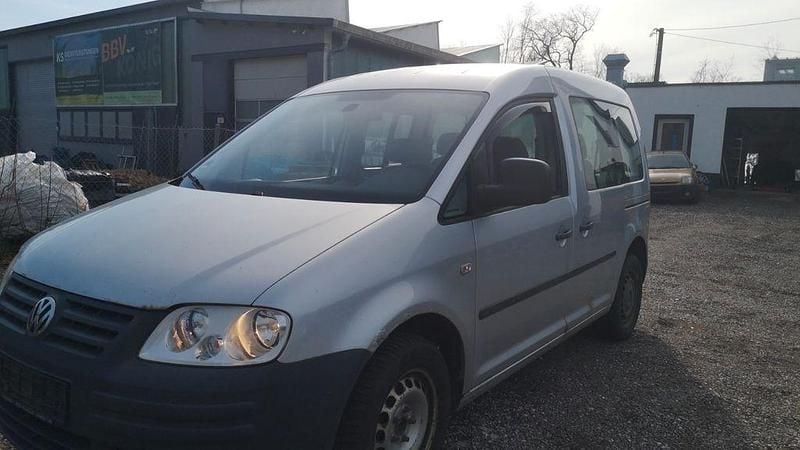 Gebraucht VW Caddy Team 109 PS (80 kW) 2009 Silber Van / Kleinbus