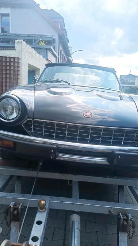 Schwarz Gebraucht 1981 Fiat 124 Spider Cabrio | 10.500 € - Bild 1/4
