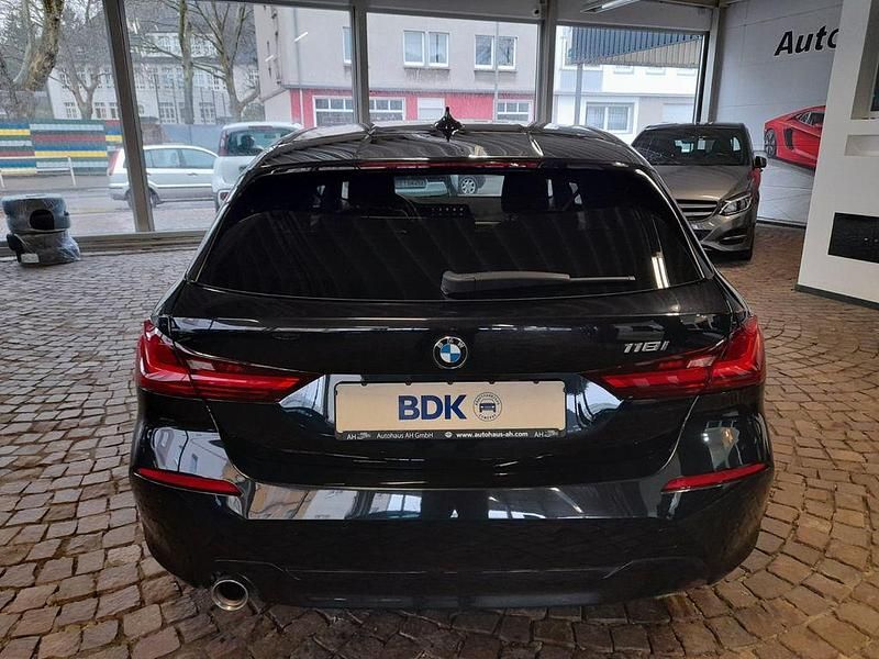 Gebraucht BMW 118 Advantage 136 PS (100 kW) 2024 Schwarz Kleinwagen