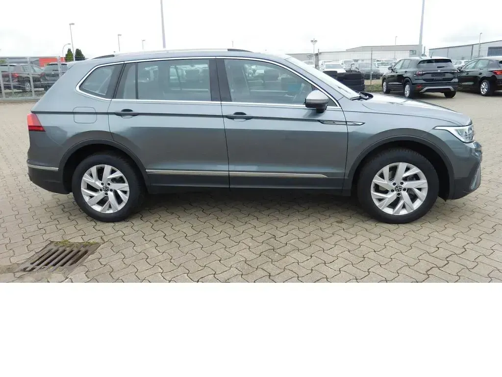 Gebraucht VW Tiguan Life 150 PS (110 kW) 2025 Platinumgreymet (metallic) SUV