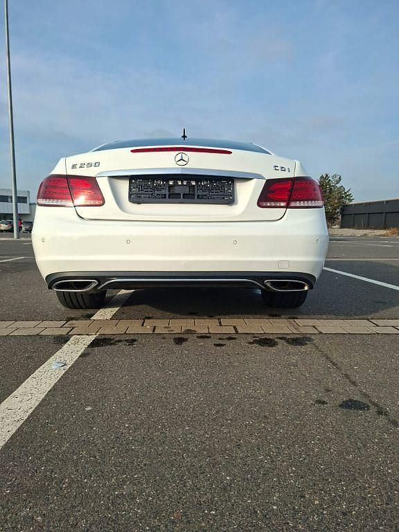 Gebraucht Mercedes E250 204 PS (150 kW) 2013 Weiß Coupé