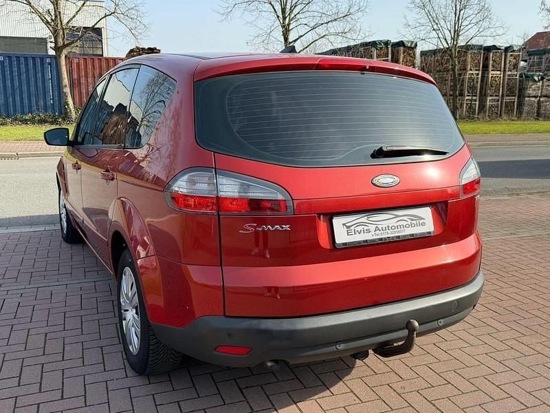 Gebraucht Ford S-MAX Titanium 131 PS (96 kW) 2009 Rot Van / Kleinbus