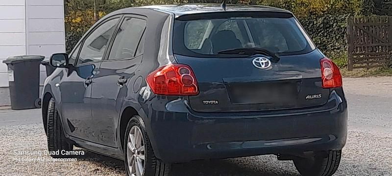 Gebraucht Toyota Auris 101 PS (74 kW) 2009 Blau Kleinwagen