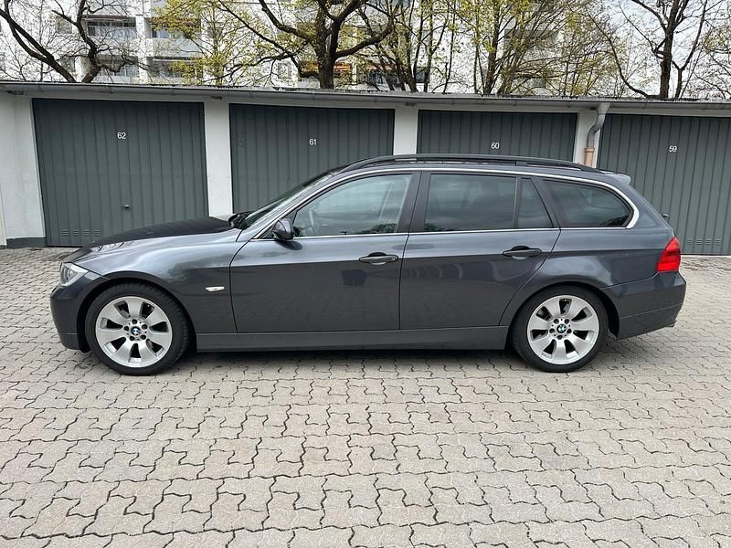 Gebraucht BMW 325 197 PS (144 kW) 2007 Grau Kombi
