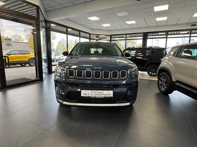 Neu Jeep Compass Altitude 131 PS (96 kW) 2025 Blau SUV