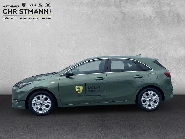 Gebraucht Kia Ceed Comfort 101 PS (74 kW) 2024 Experience green Kleinwagen