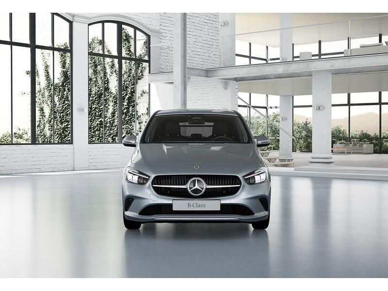 Gebraucht Mercedes B200 Advanced Plus 164 PS (120 kW) 2025 Lack hightechsilber Van / Kleinbus