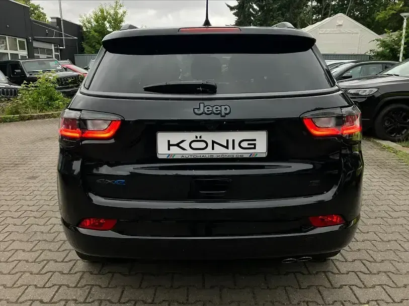 Gebraucht Jeep Compass 179 PS (131 kW) 2022 Carbon black (5ce) SUV