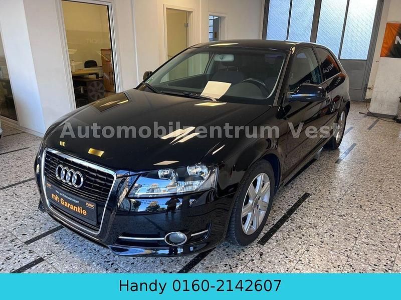 Schwarz Gebraucht 2011 Audi A3 Ambition Limousine | 5.680 € (Fairer Preis) - Bild 1/4