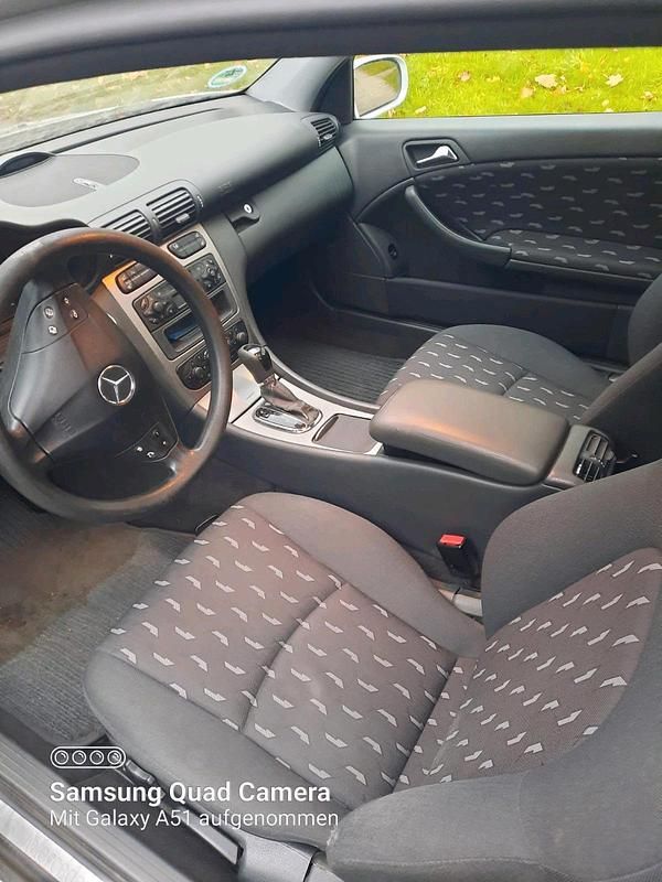 Gebraucht Mercedes C200 163 PS (119 kW) 2002 Silber Coupé