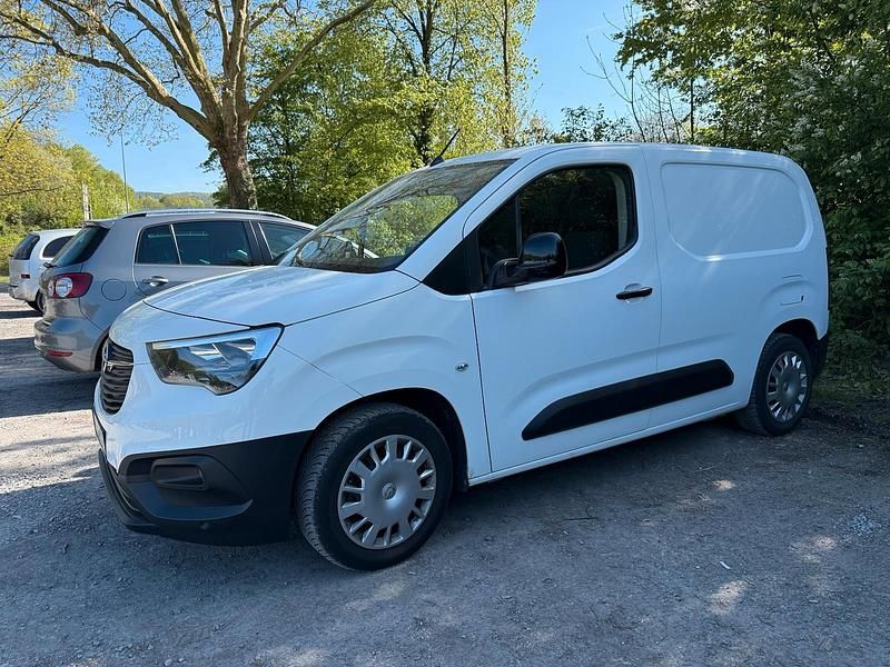 Gebraucht Opel Combo 102 PS (75 kW) 2022 Weiß Van / Kleinbus