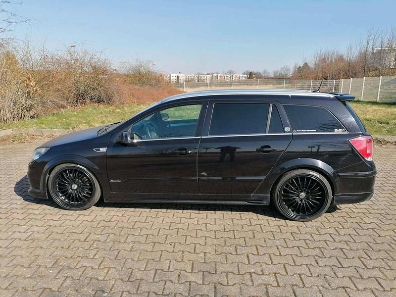 Gebraucht Opel Astra Sport 150 PS (110 kW) 2008 Schwarz Kombi
