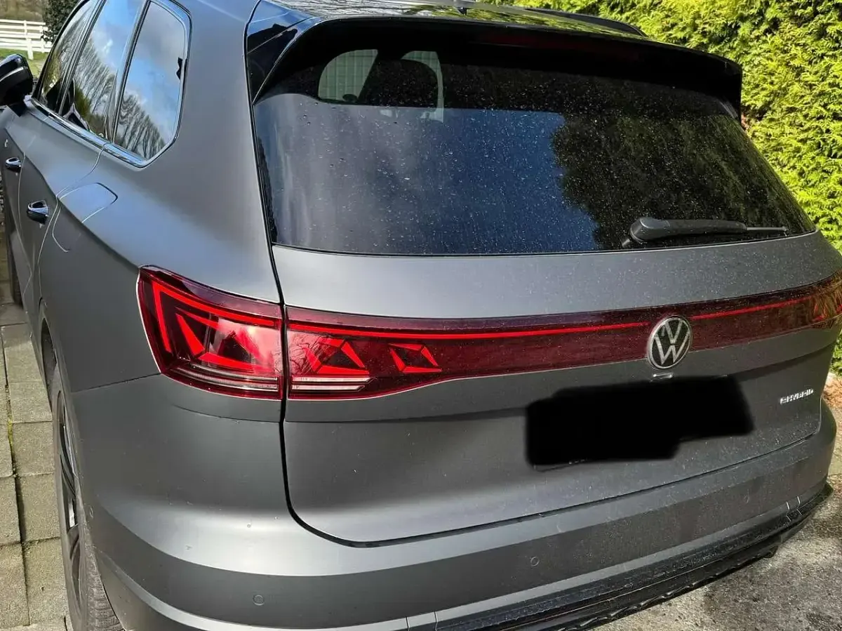 Gebraucht VW Touareg R 462 PS (339 kW) 2024 Grau SUV