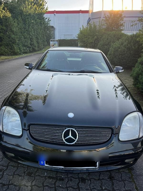Schwarz Gebraucht 2002 Mercedes SLK200 Cabrio | 2.200 € - Bild 1/4