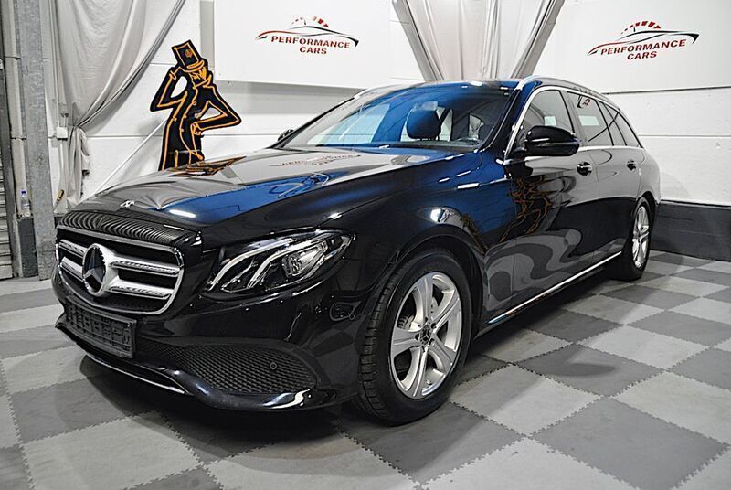 Schwarz Gebraucht 2017 Mercedes E200 Avantgarde Limousine | 23.999 € (Fairer Preis) - Bild 1/4