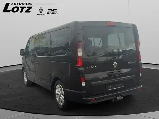 Second-hand Renault Trafic Expression 125 CP (91 kW) 2018 Negru Monovolum