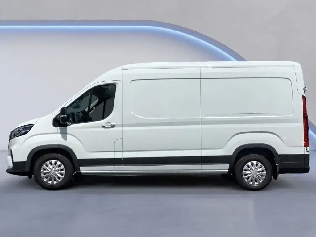 Gebraucht Maxus eDeliver 9 75 kW (102 PS) 2025 Warm white exterior Van