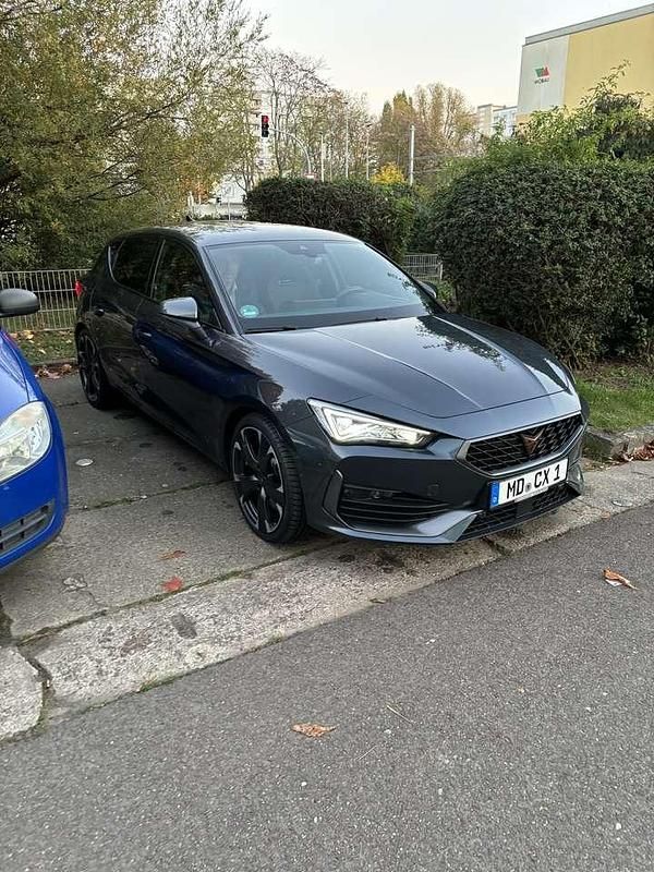Gebraucht Cupra Leon VZ 245 PS (180 kW) 2022 Grau Kleinwagen
