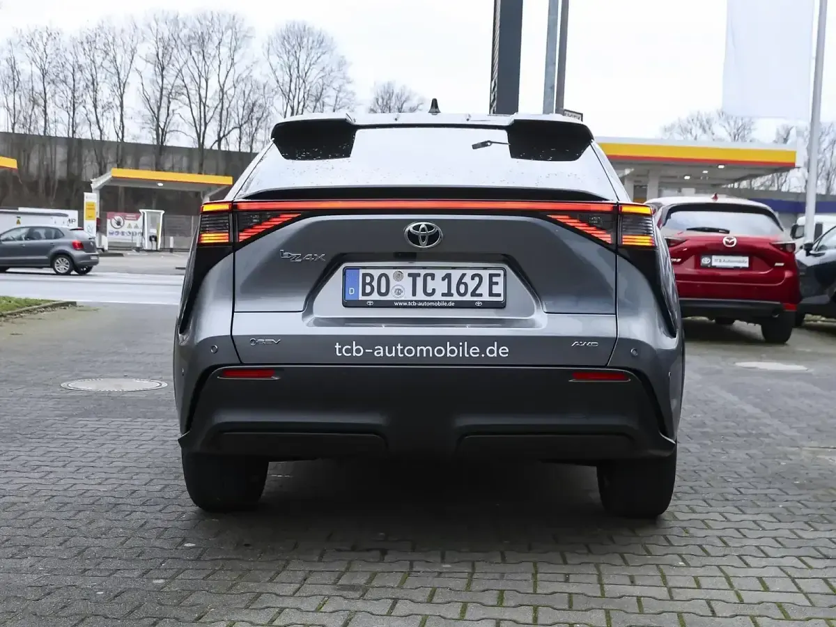 Gebraucht Toyota bZ4X Lounge 252 kW (343 PS) 2026 Grau SUV