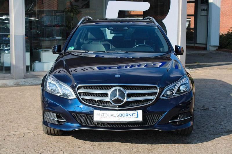 Second-hand Mercedes E250 Avantgarde 204 CP (150 kW) 2013 Albastru Break