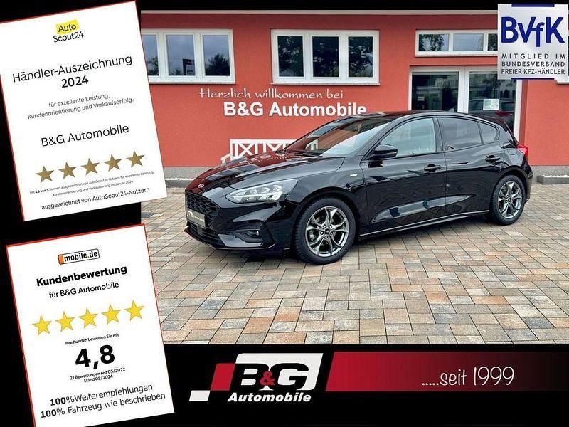 Schwarz Gebraucht 2020 Ford Focus ST-Line Limousine | 18.200 € (Fairer Preis) - Bild 1/4