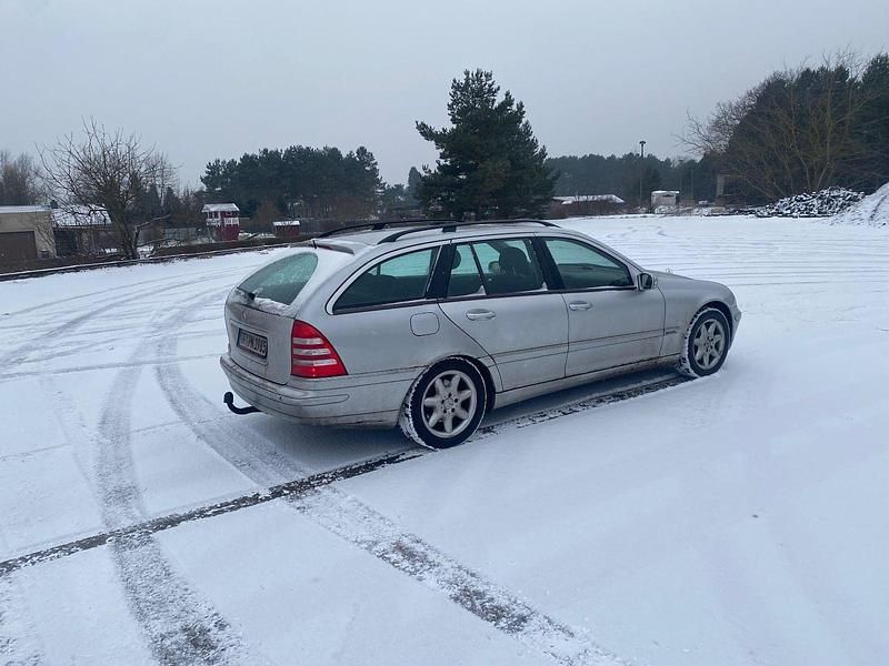 Gebraucht Mercedes C320 Elegance 218 PS (160 kW) 2000 Silber Kombi