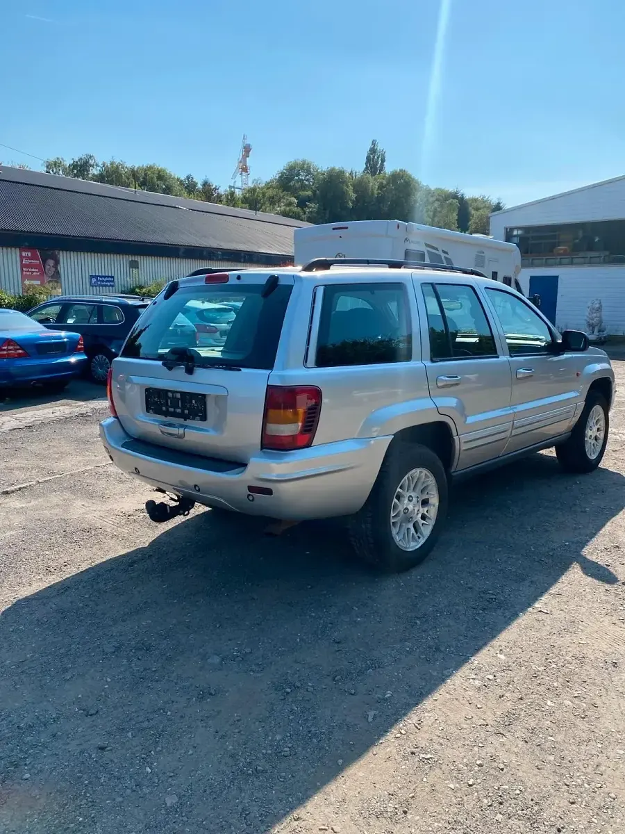 Gebraucht Jeep Grand Cherokee 163 PS (119 kW) 2003 Silber SUV