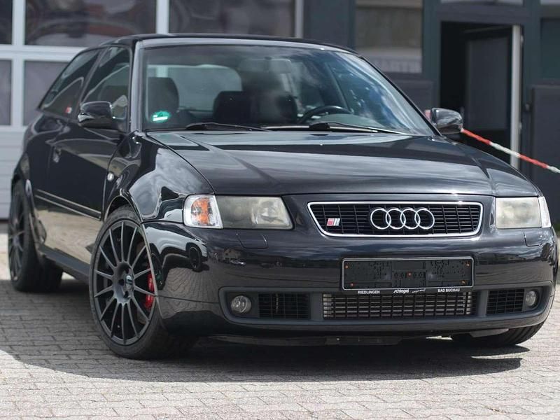 Schwarz Gebraucht 2000 Audi S3 Basis Limousine | 8.029 € (Fairer Preis) - Bild 1/4