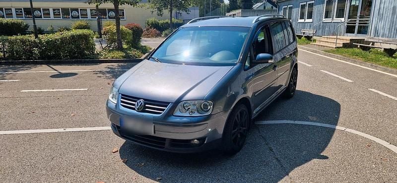 Grau Gebraucht 2006 VW Touran Van / Kleinbus | 3.800 € (Etwas zu teuer) - Bild 1/4