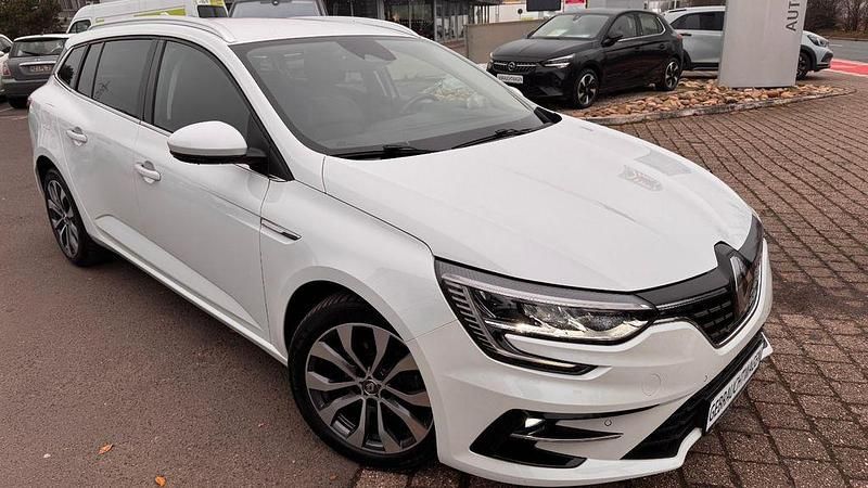 Weiß Gebraucht 2021 Renault Mégane IV Intens Limousine | 14.990 € (Etwas zu teuer) - Bild 1/4