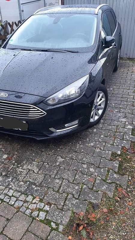 Schwarz Gebraucht 2018 Ford Focus Titanium Kombi | 8.500 € (Superpreis) - Bild 1/2