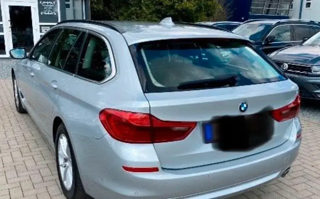 Gebraucht BMW 520 190 PS (139 kW) 2019 Silber Kombi