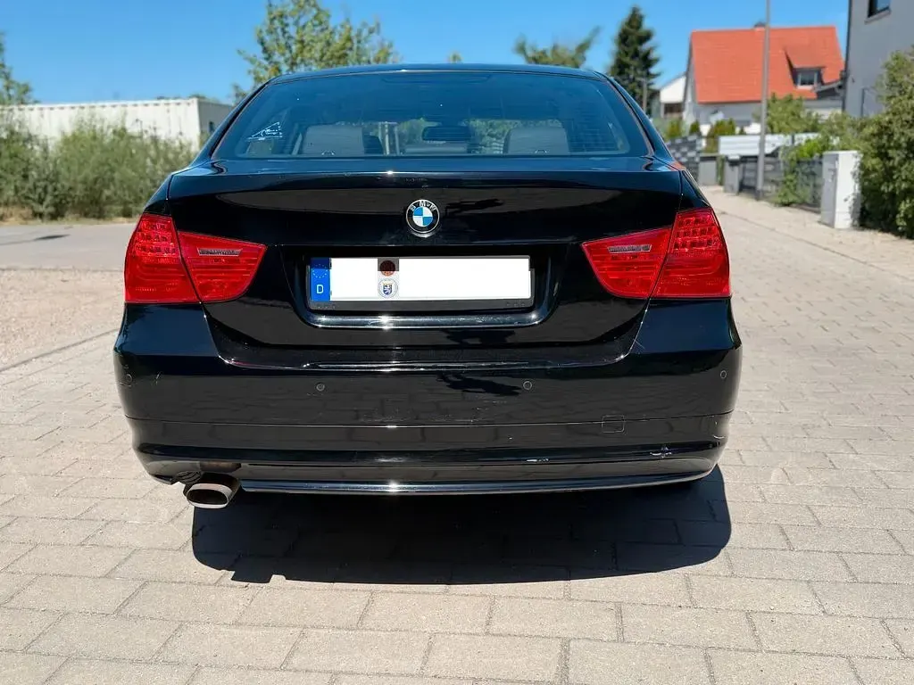 Gebraucht BMW 316 116 PS (85 kW) 2010 Schwarz Limousine