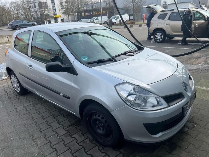Silber Gebraucht 2008 Renault Clio II Kleinwagen | 2.650 € (Fairer Preis) - Bild 1/4