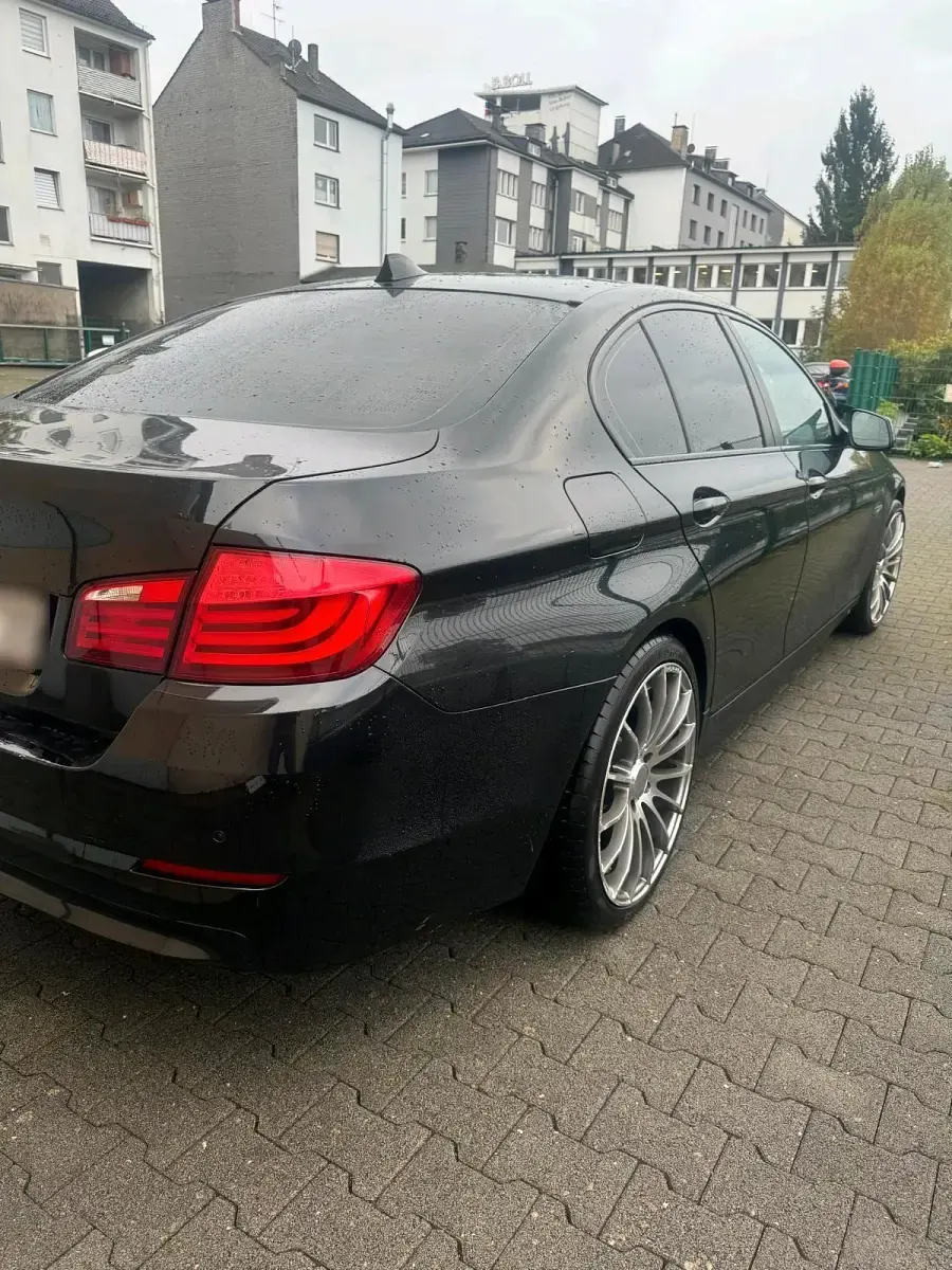 Gebraucht BMW 523 204 PS (150 kW) 2010 Schwarz Limousine