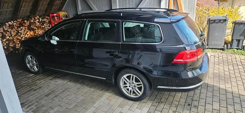 Gebraucht VW Passat 140 PS (102 kW) 2013 Schwarz Kombi